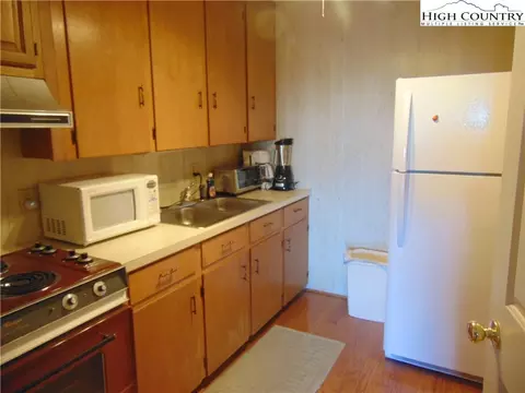 131 Rabbit Run, Roaring Gap, NC 28668 photo 25