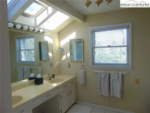 131 Rabbit Run, Roaring Gap, NC 28668 photo 11