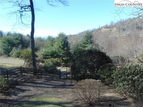 131 Rabbit Run, Roaring Gap, NC 28668 photo 3