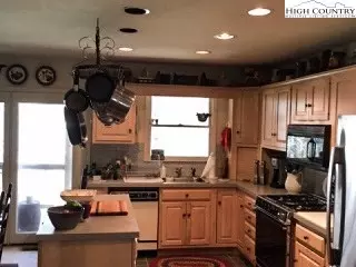 923 Meadow Rd, Ferguson, NC 28624 photo 5