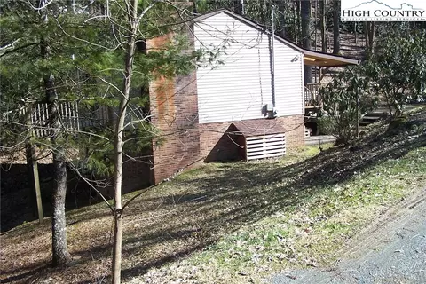 525 Tarleton Cir, Boone, NC 28607 photo 2