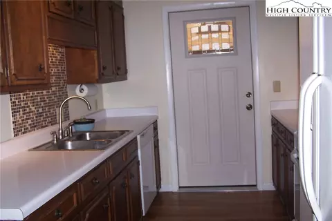 525 Tarleton Cir, Boone, NC 28607 photo 8