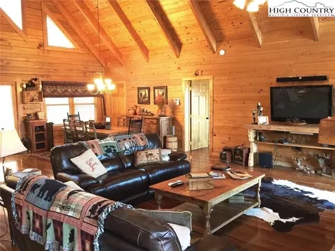 228 Skiview Rd, Seven Devils, NC 28604 photo 4