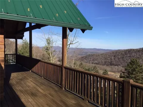 228 Skiview Rd, Seven Devils, NC 28604 photo 2