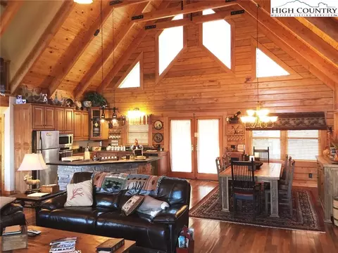 228 Skiview Rd, Seven Devils, NC 28604 photo 5