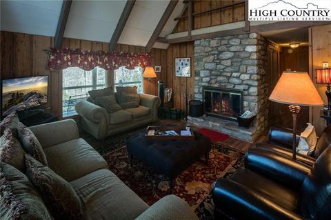 146 Oak, Boone, NC 28607 photo 2