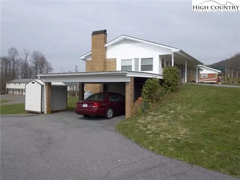 75 Irwin St, Sparta, NC 28675 photo 4