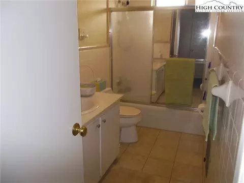 75 Irwin St, Sparta, NC 28675 photo 13