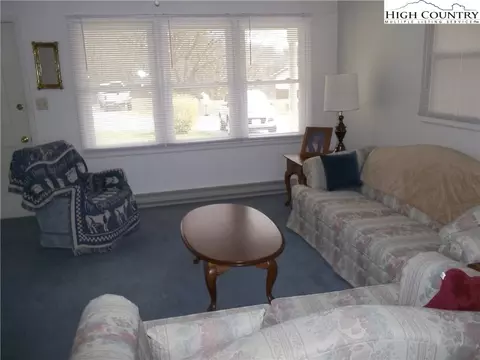 75 Irwin St, Sparta, NC 28675 photo 10