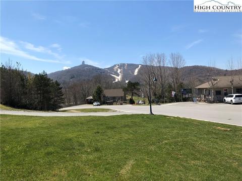 395 Cross Park Drs, Sugar Mountain, NC 28604