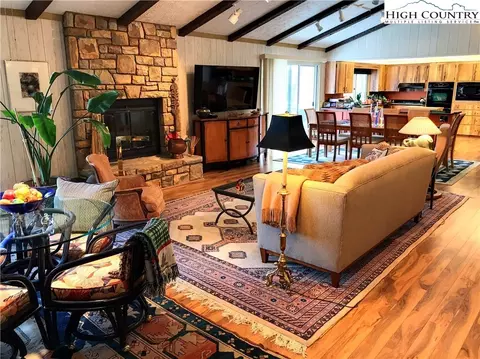 202 Cliffside Ln, Seven Devils, NC 28604 photo 7