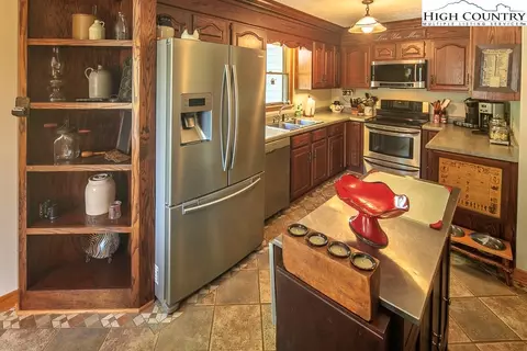 4331 Smithey Rd, Crumpler, NC 28617 photo 25
