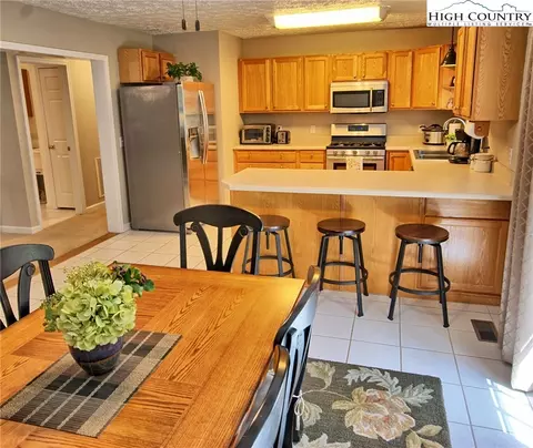 171 Oak Tree Ln, Jefferson, NC 28640 photo 7