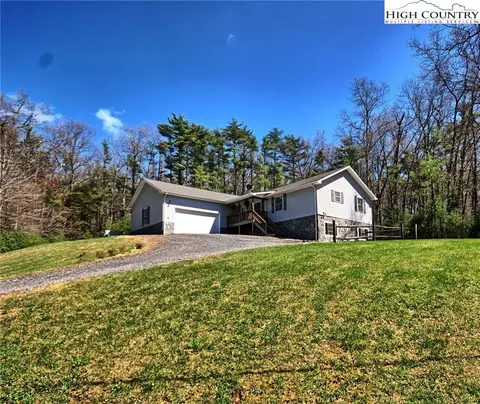 171 Oak Tree Ln, Jefferson, NC 28640 photo 2