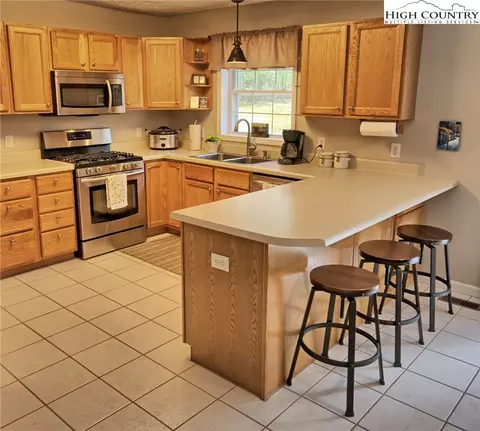 171 Oak Tree Ln, Jefferson, NC 28640 photo 8