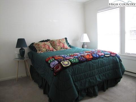 33 Fox Hill Loop, Newland, NC 28657 photo 10