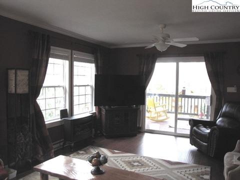 33 Fox Hill Loop, Newland, NC 28657 photo 4