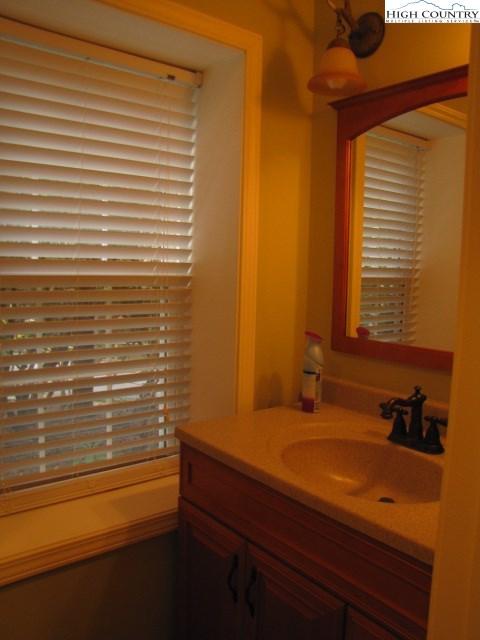 33 Fox Hill Loop, Newland, NC 28657 photo 16