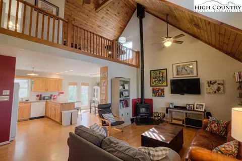 749 White Oak Rd, Vilas, NC 28692 photo 6