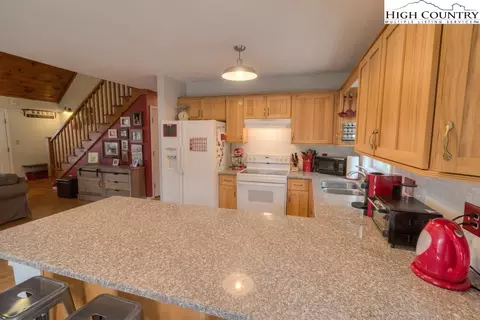 749 White Oak Rd, Vilas, NC 28692 photo 12