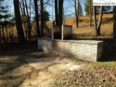 386 Grayson St, Sparta, NC 28675 photo 5
