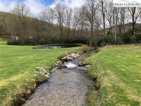 275 Locust Ln, Boone, NC 28607 photo 3