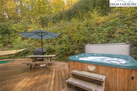 275 Locust Ln, Boone, NC 28607 photo 9