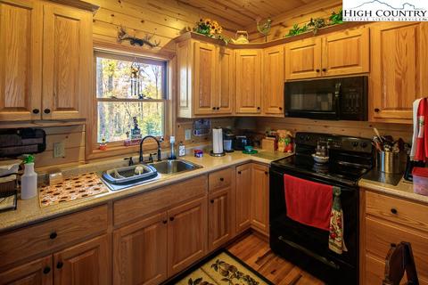 1303 Bobcat Mountain Rd, Purlear, NC 28665 photo 12