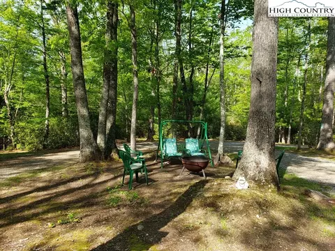 4874 Grayson Pkwy, Independence, VA 24348 photo 7