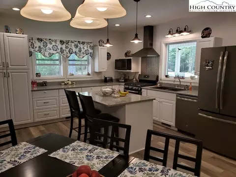 4874 Grayson Pkwy, Independence, VA 24348 photo 18