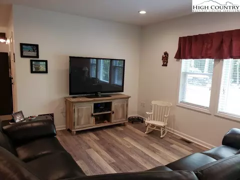4874 Grayson Pkwy, Independence, VA 24348 photo 27