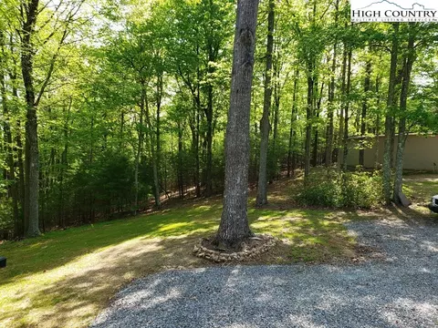 4874 Grayson Pkwy, Independence, VA 24348 photo 12