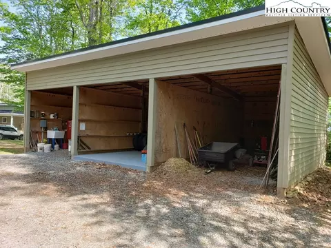 4874 Grayson Pkwy, Independence, VA 24348 photo 9
