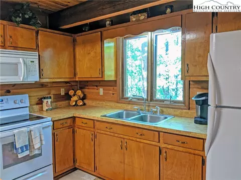 162 Hickory Knob, Deep Gap, NC 28618 photo 6