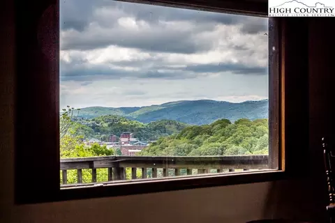 236 Pinnacle Woods, Boone, NC 28607 photo 5