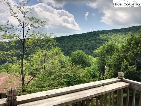 321 Snow Cloud Dr, Seven Devils, NC 28604 photo 3