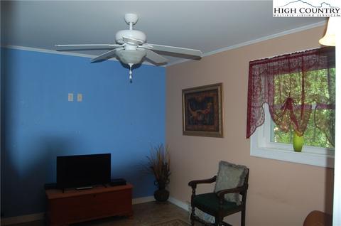 8 Park Loop Loop, Newland, NC 28657 photo 9