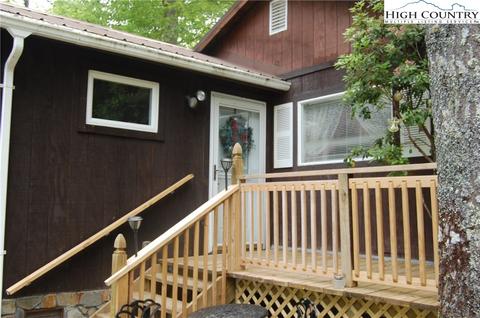 8 Park Loop Loop, Newland, NC 28657 photo 4