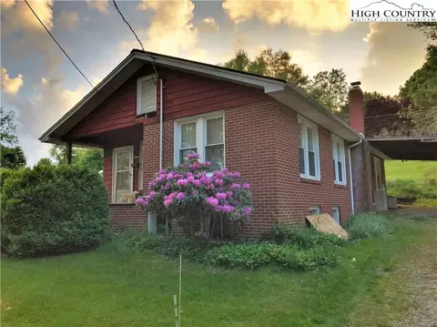 151 Gragg St, Boone, NC 28607 photo 2