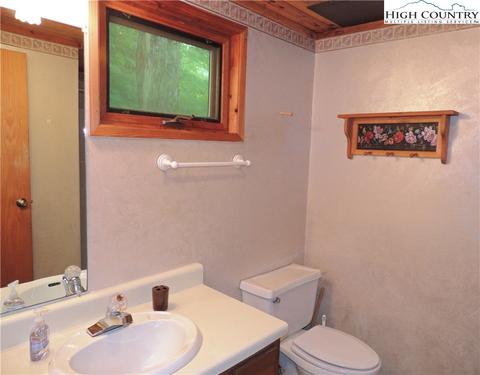 107 Buckeye Ln, Seven Devils, NC 28604 photo 11