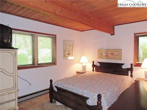 107 Buckeye Ln, Seven Devils, NC 28604 photo 8