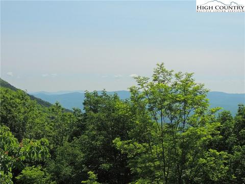 107 Buckeye Ln, Seven Devils, NC 28604 photo 1