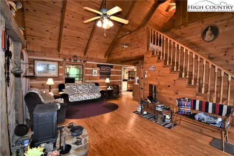 825 Bear Run Rd, Lansing, NC 28643 photo 10