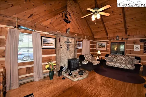 825 Bear Run Rd, Lansing, NC 28643 photo 11