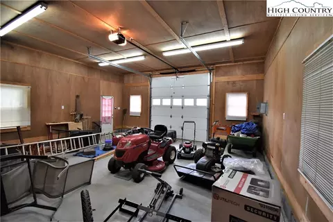 825 Bear Run Rd, Lansing, NC 28643 photo 29