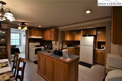 825 Bear Run Rd, Lansing, NC 28643 photo 14