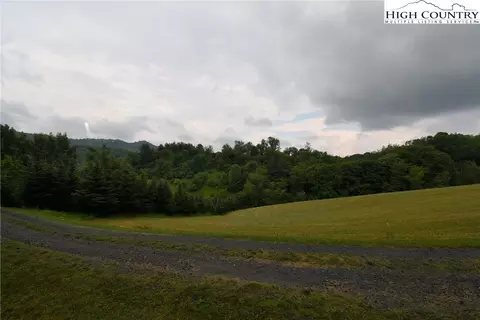825 Bear Run Rd, Lansing, NC 28643 photo 34