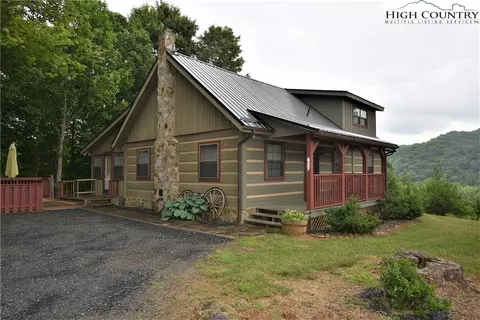825 Bear Run Rd, Lansing, NC 28643 photo 2