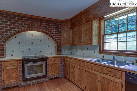 325 Willard Johnson Rd, Vilas, NC 28692 photo 14