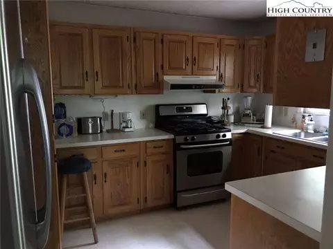 145 Ash Loop, Newland, NC 28657 photo 2